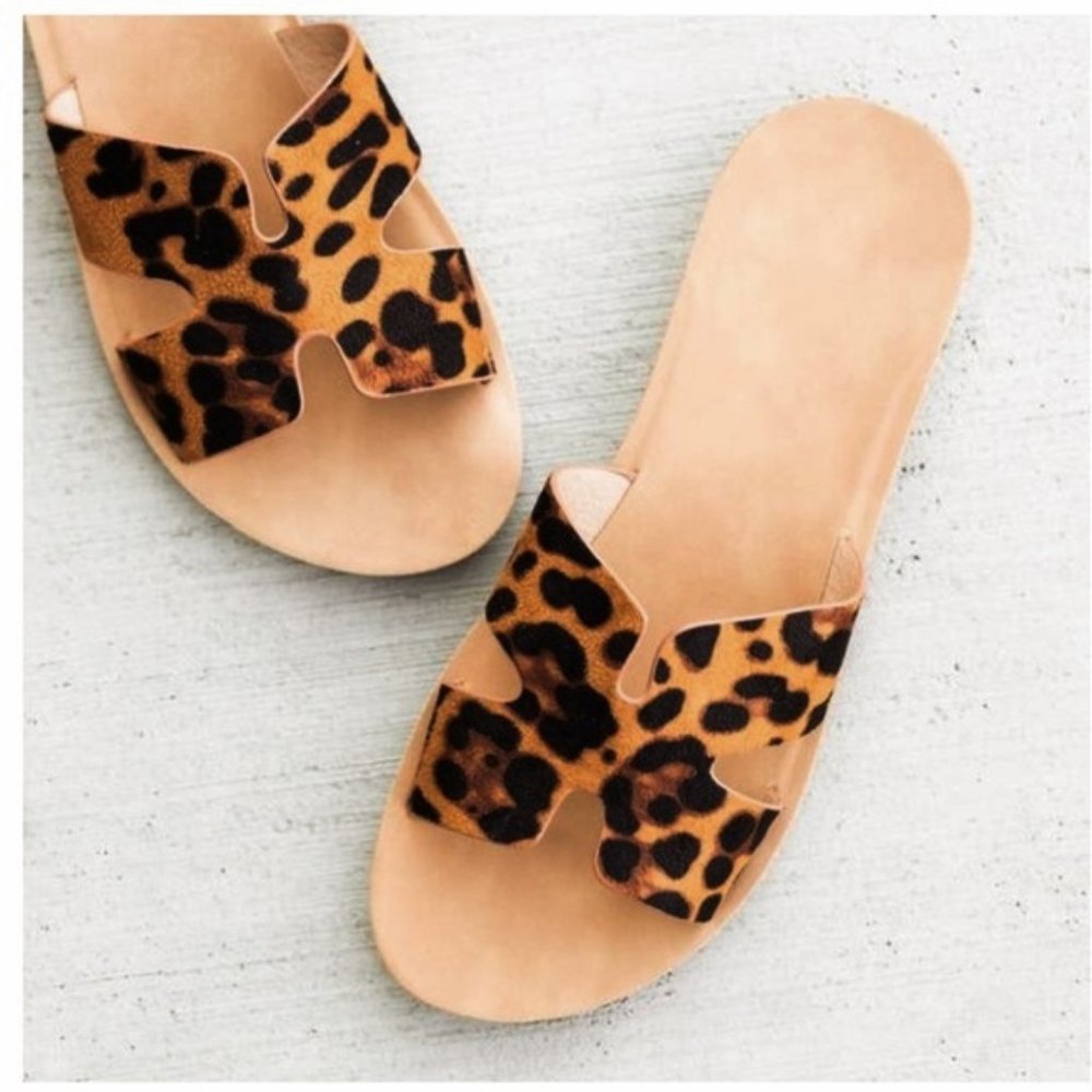 NIB Forever Link Faux Suede Sandal Slides